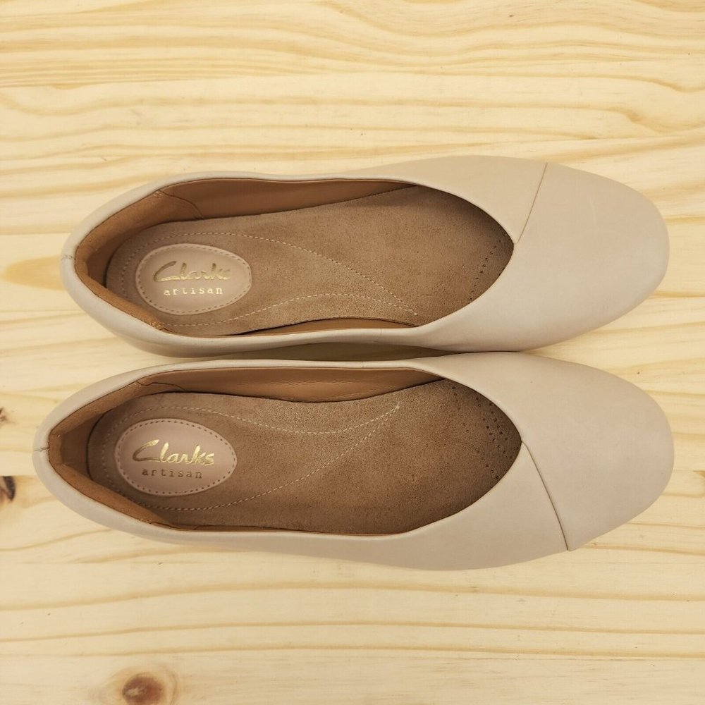 Clarks Womens Ballet Flats Sz 8 M Tan Leather Slip On Chic Comfort Shoes - Picture 3 of 9